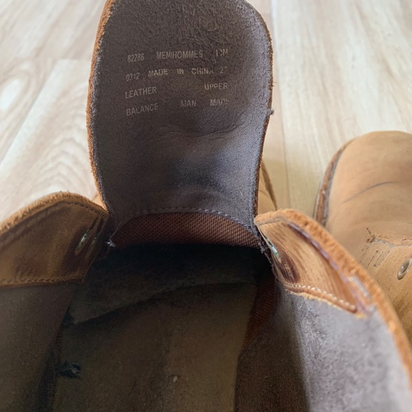 Classic Clarks Desert Boots in Tan – Size 10M main image 14